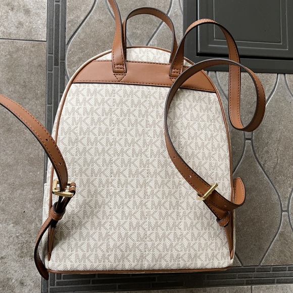 MICHAEL KORS Kenly Medium Backpack Signature Vanilla Bag main image 9